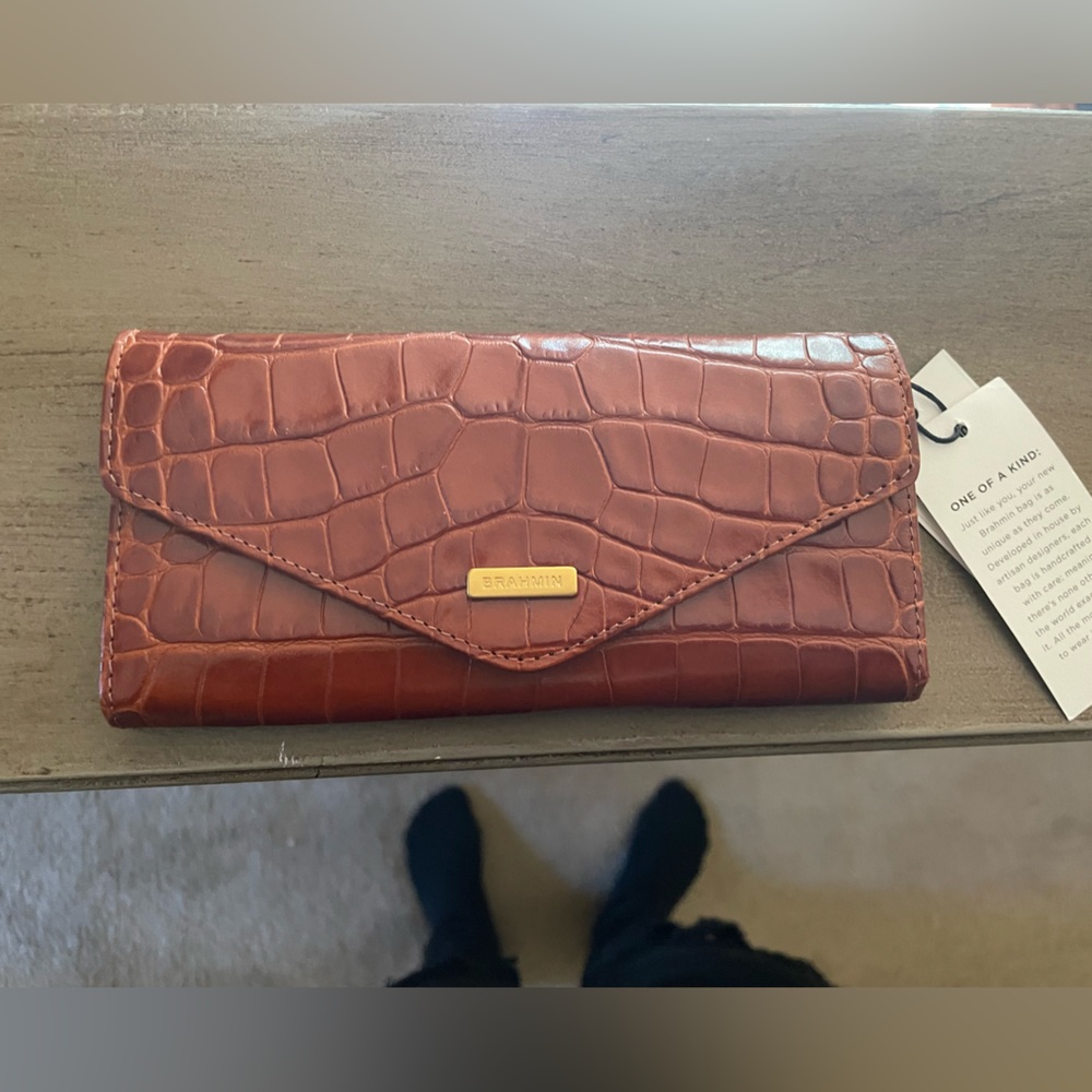 NWT Brahmin Butterscotch Wallet
